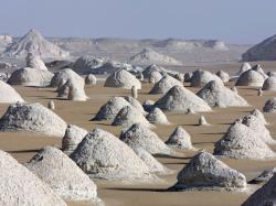 domes-du-desert-blanc-940x705.jpg